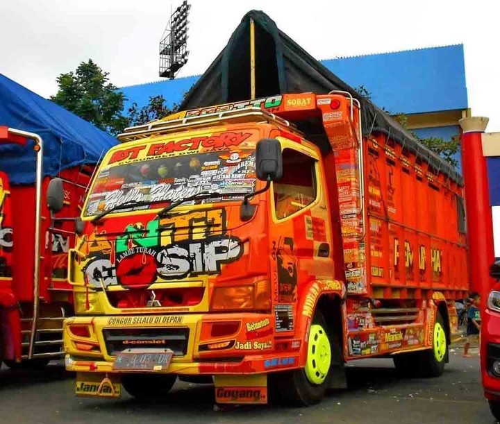 Wallpaper Stiker Truk Canter screenshot image 2_Popularmodapk.com